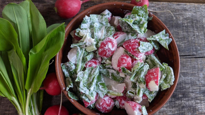 Салат з редиски та зелені