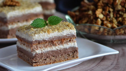 Горіховий пляцок з шоколадним кремом