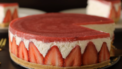 Сирний чізкейк з полуницею