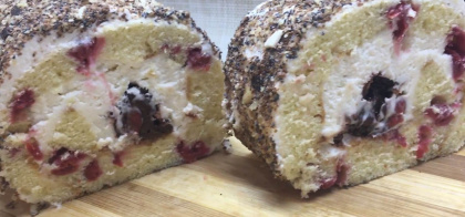 Рулет з вишнями