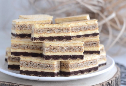 Пляцок з вафельними коржами